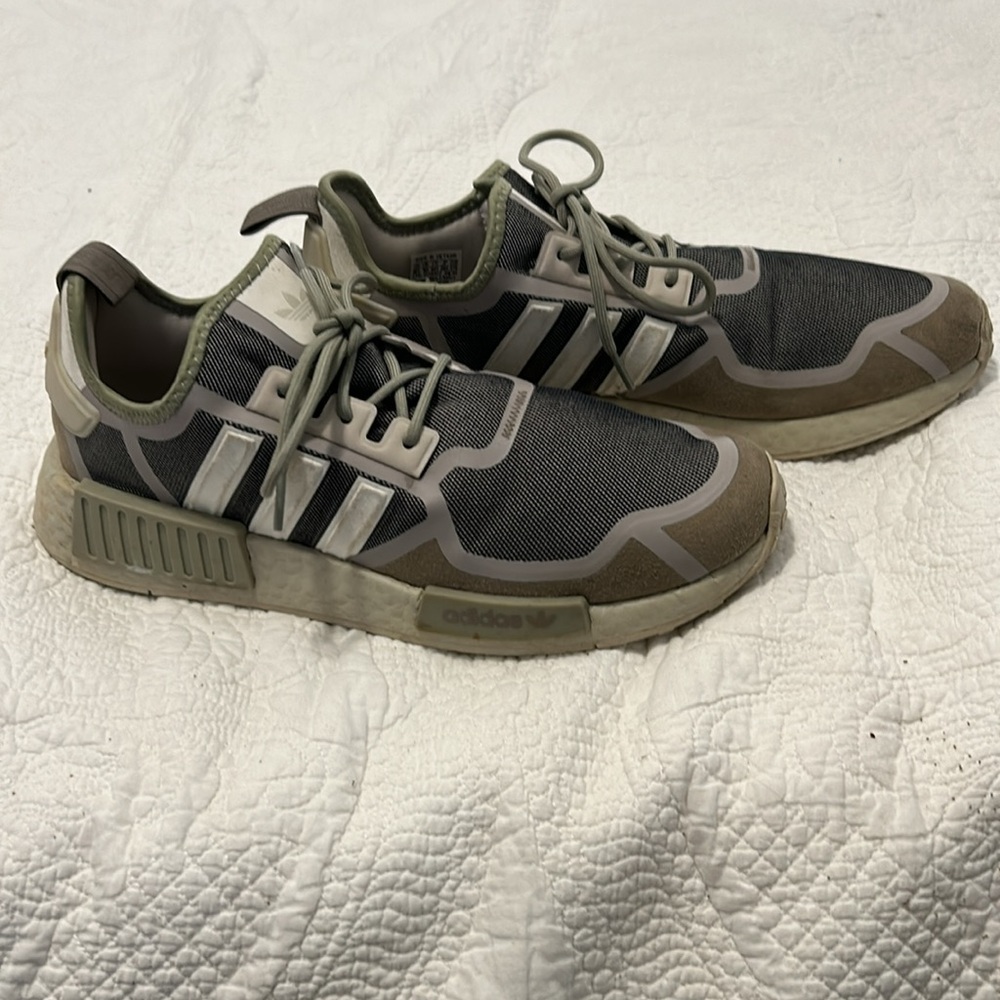 Adidas NMD R1 - Picture 2 of 3